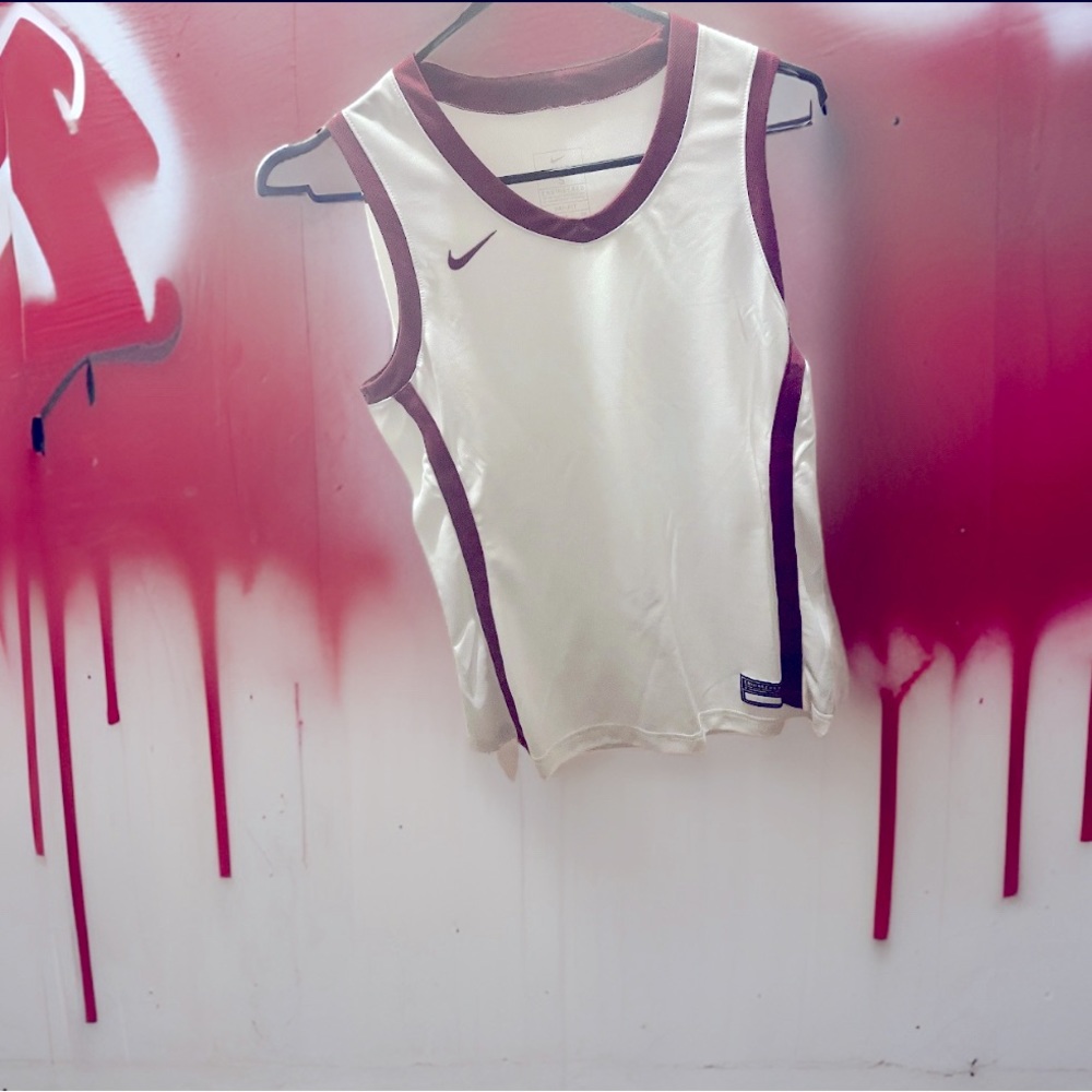 Nike top